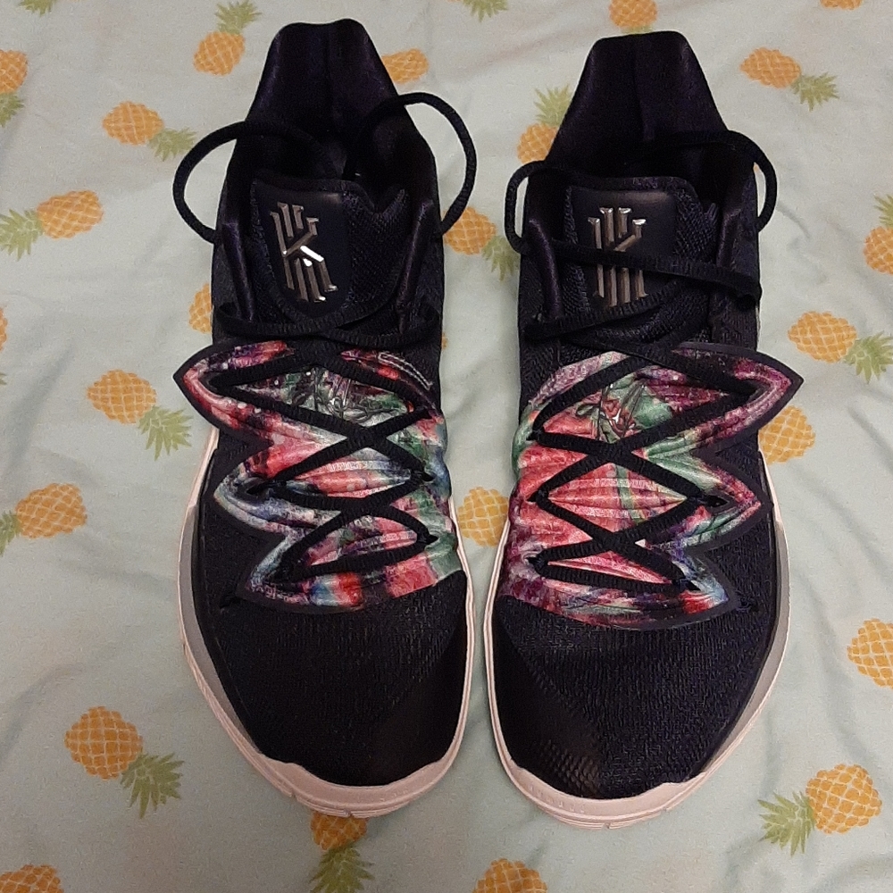 Nike kyrie 5 Galaxy